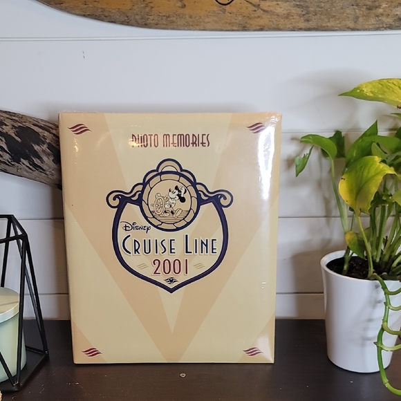 Disney Cruise Line 2001 Beige Photo Album - Picture 1 of 3